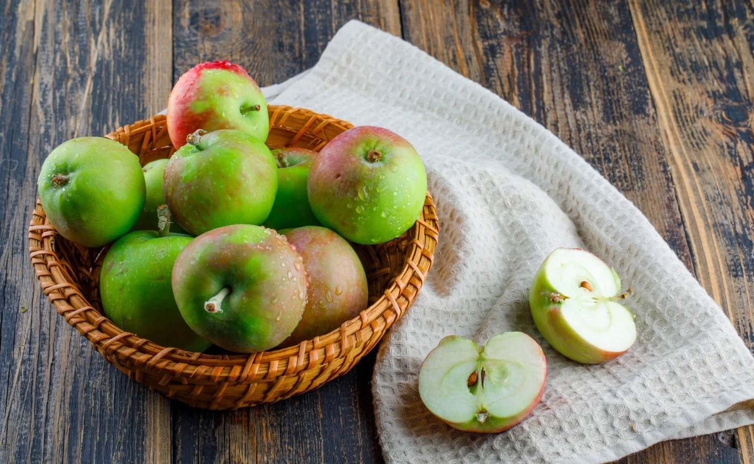 Kenapa Apel Malang Jadi Ikon Buah Khas Jawa Timur? Cari Tahu di Sini!