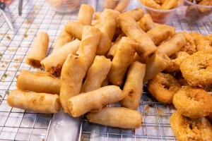 9 Snack Kiloan Gurih untuk Arisan yang Bikin Obrolan Makin Asyik