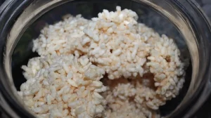 Meja Tamu Makin Lengkap dengan 9 Snack Hajatan Murah Meriah Ini