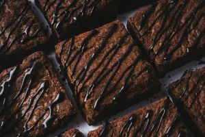Kenapa Snack Brownies Kering Jadi Favorit Anak Muda?