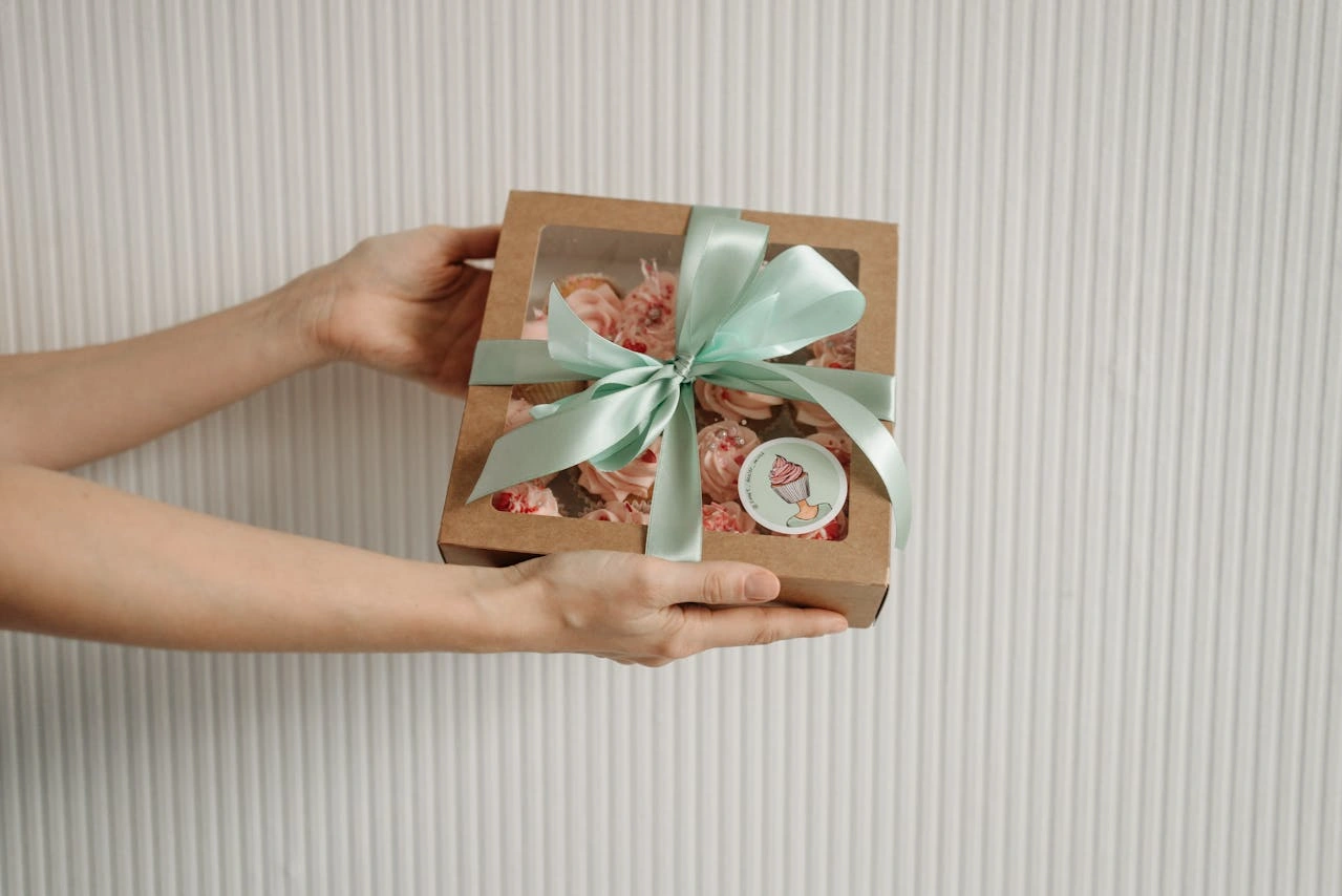 7 Ide Hadiah Arisan Camilan Kekinian Agar Acara Makin Berwarna