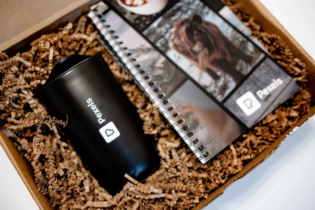 7 Ide Hampers Penghargaan Karyawan yang Relevan dan Layak Diberikan